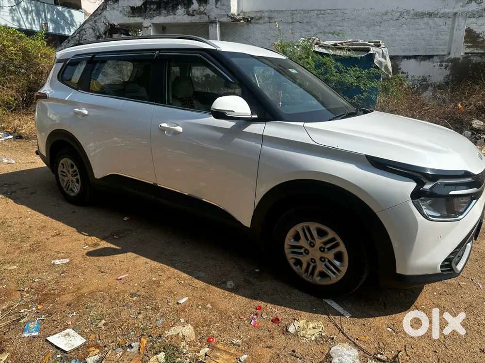 2023 Kia Carens - Low Miles Pristine Condition