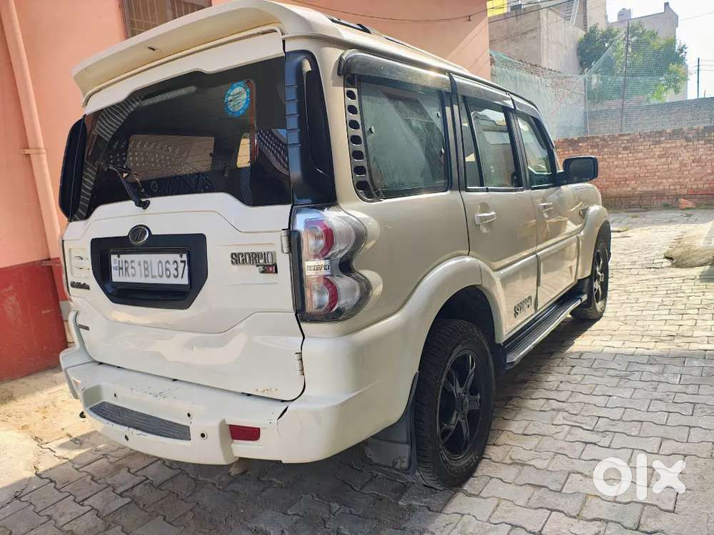 Mahindra Scorpio S10 Amt