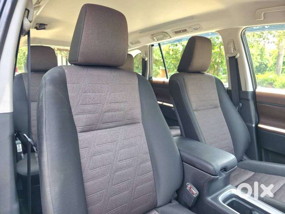 Toyota Innova Hycross 2.0 Vx Hybrid 8 Str, 2025, Cng & Hybrids