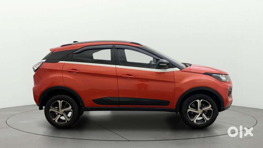 Tata Nexon 1.2 Revotron Xza Plus Premium, 2022, Petrol