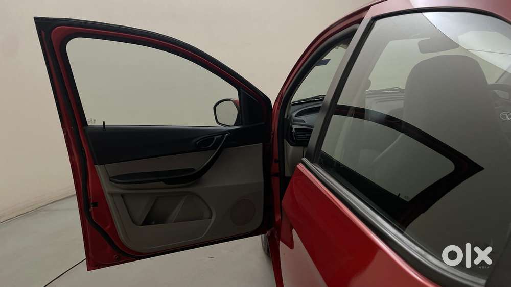 Tata Tiago 1.2 Revotron Xt, 2018, Petrol