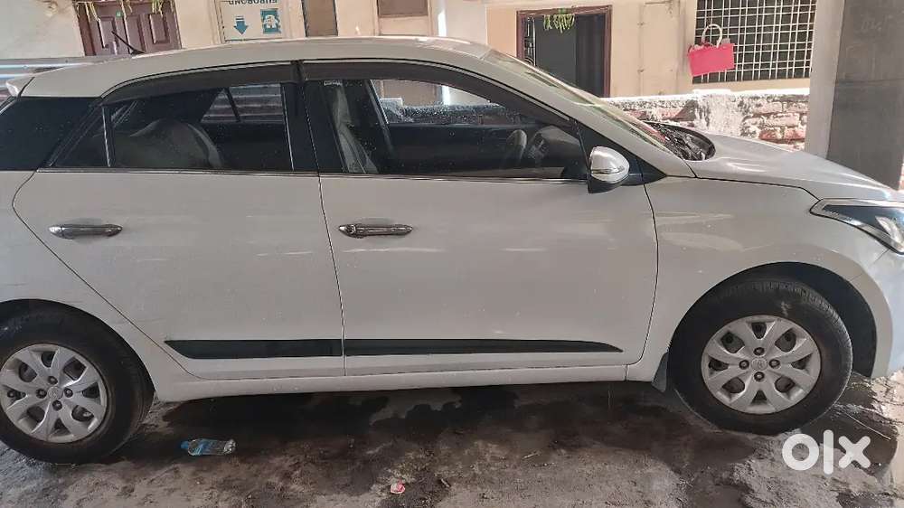Hyundai Elite I20 2016 Petrol 33000 Km Driven