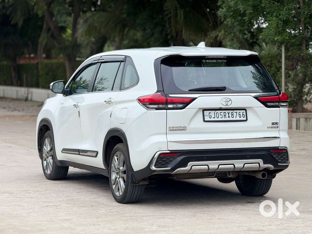 Toyota Innova Hycross 2.0 Zx (o) Hybrid 7 Str, 2024, Petrol