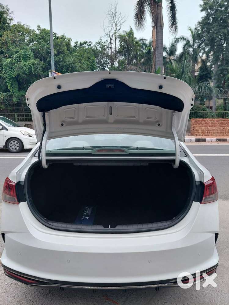 Hyundai Verna Sx 1.5 Petrol Ivt, 2023, Petrol