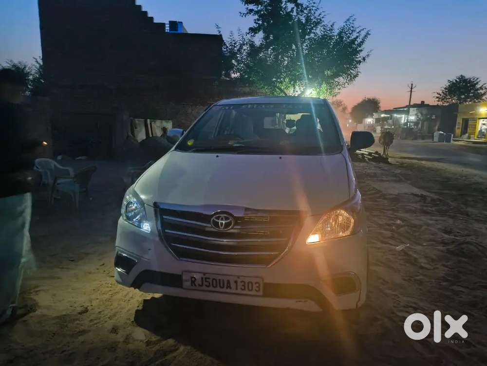 Toyota Innova Hycross 2012 Diesel 200000 Km Driven