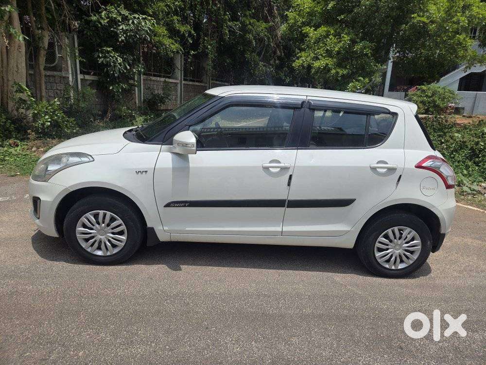 Maruti Suzuki Swift Vxi + Manual, 2015, Petrol