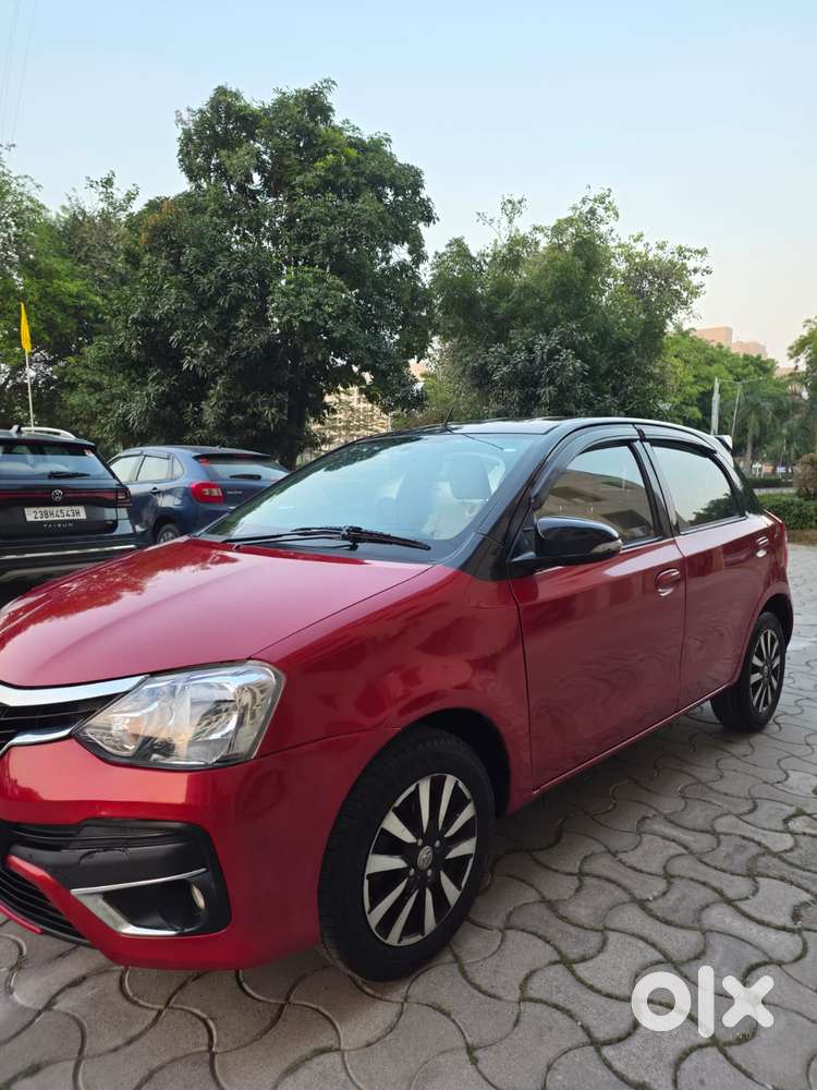 Toyota Etios Liva V Limited, 2019, Petrol