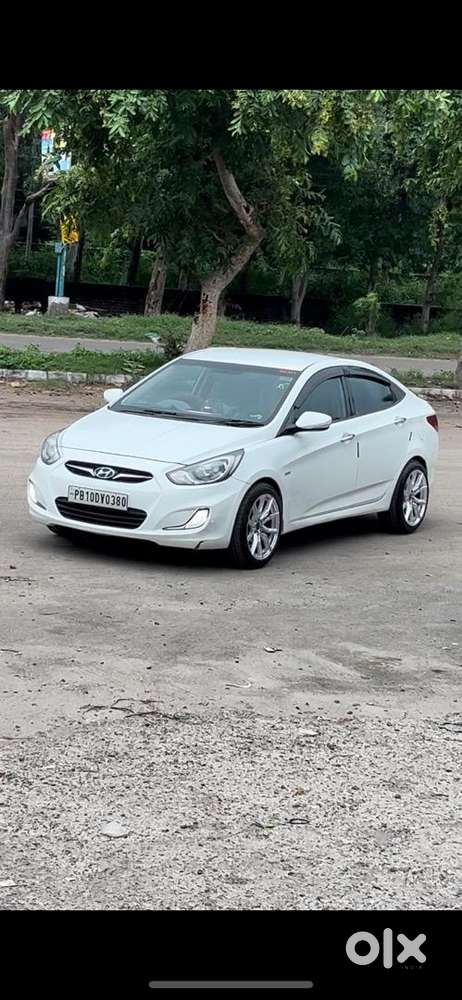 Hyundai Verna 2012 Diesel 100000 Km Driven
