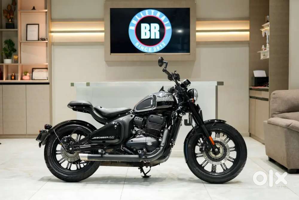 Jawa bobber 42
Chrome black dual