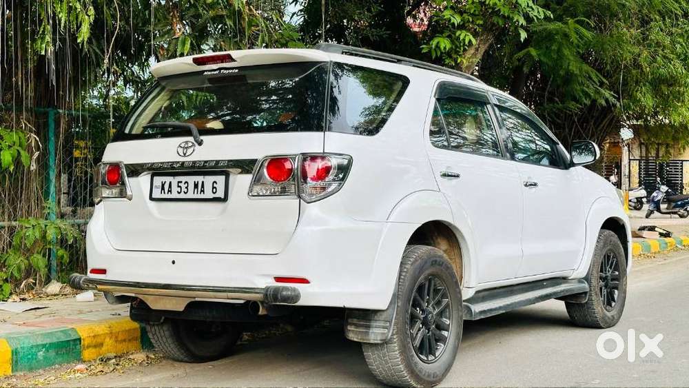 Toyota Fortuner 4x2 Manual, 2012, Diesel