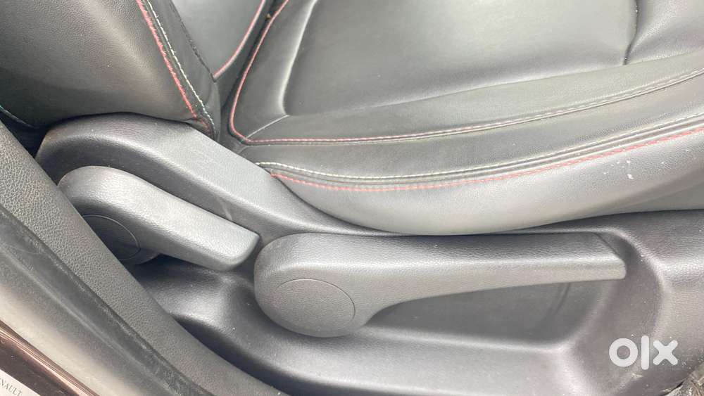 Renault Captur Platine Dual Tone Petrol, 2019, Petrol