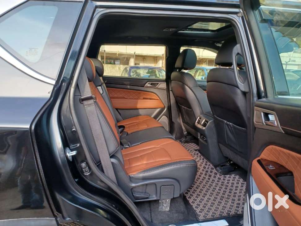 Mahindra Alturas G4 4wd At, 2021, Diesel