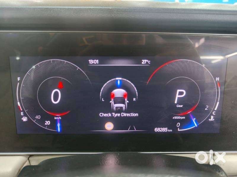 Mahindra Xuv700 2.0 Ax 7 Petrol At Luxury Pack Str, 2021, Petrol