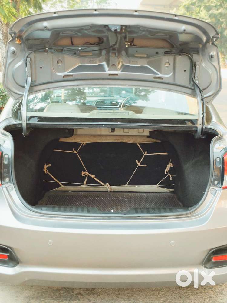 Maruti Suzuki Ciaz 2014-2017 At Zxi, 2016, Petrol