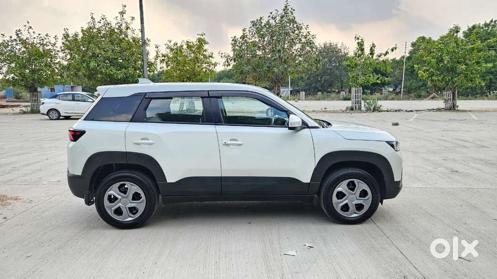 Maruti Suzuki Brezza 1.5 Lxi Smart Hybrid, 2024, Petrol