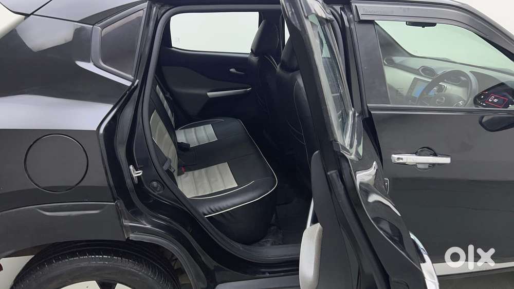 Nissan Magnite 1.0 Xv, 2022, Petrol