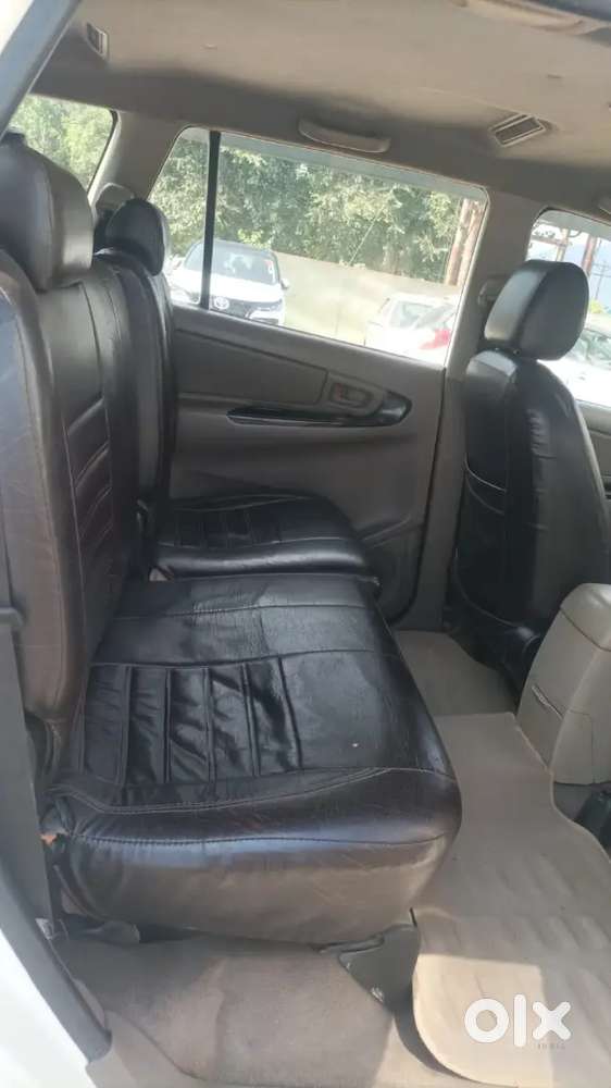 Innova 2016 Showroom Condition
