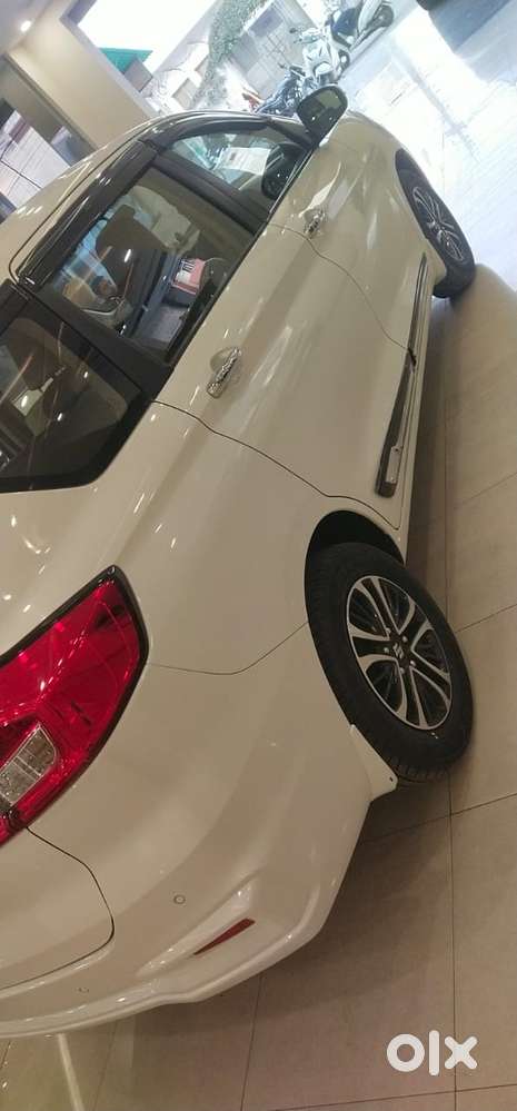 Maruti Suzuki Ertiga Zxi (o) Cng [2022-2023], 2024, Petrol