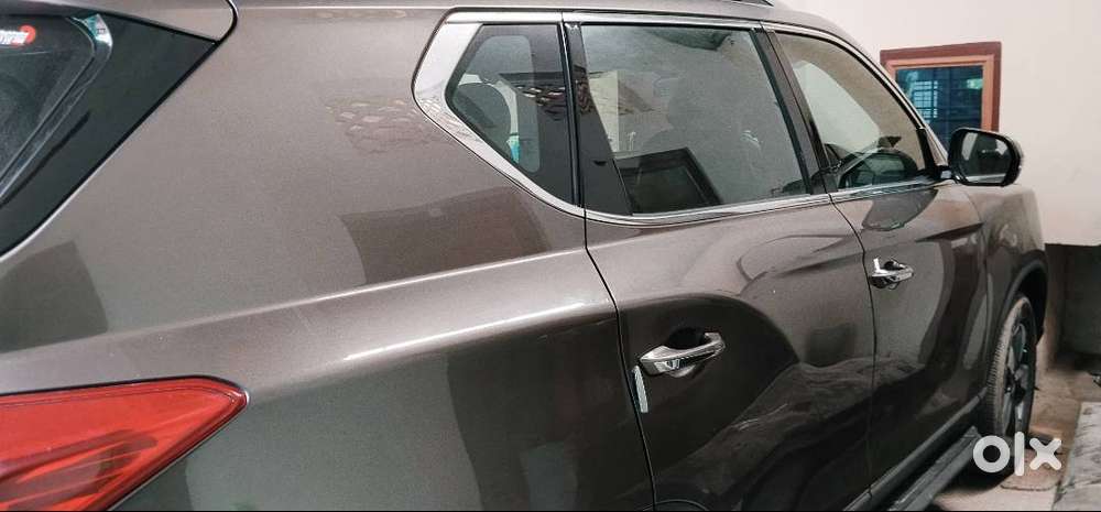 Mahindra Alturas G4 Rare Used Suv