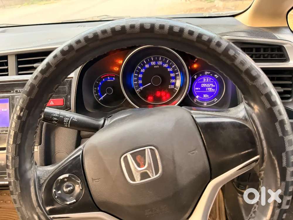 Honda Jazz Top Model Vx Diesel Dec 2015 Rocket Pickup Mileage 25plus