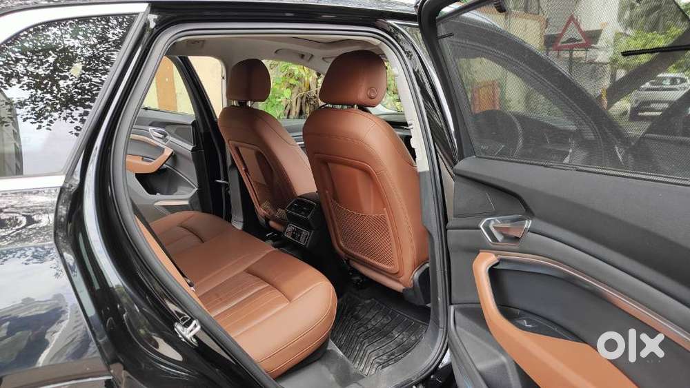 Audi E-tron 55, 2022, Electric