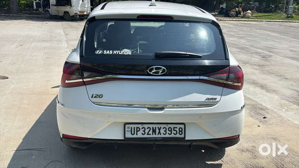 Hyundai I20 Asta (o) 1.2 Mt, 2023, Petrol