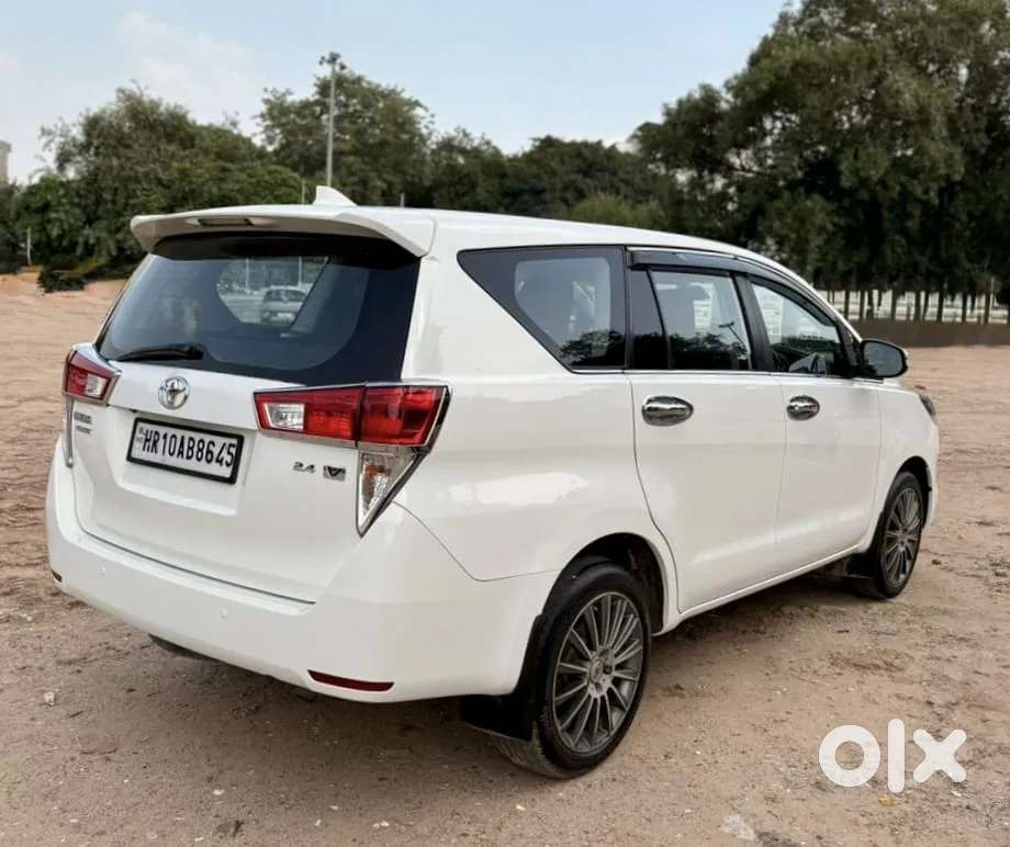 Toyota Innova Crysta 2.4 V 7 Str, 2017, Diesel