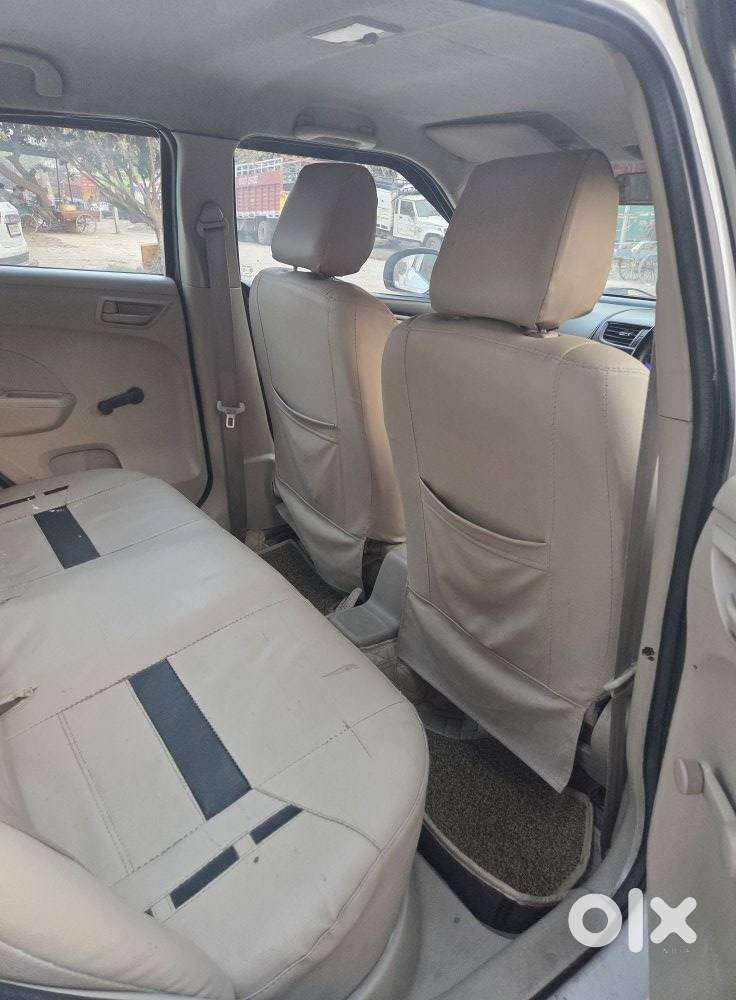 Maruti Suzuki Swift Dzire Lxi Option, 2015, Cng & Hybrids