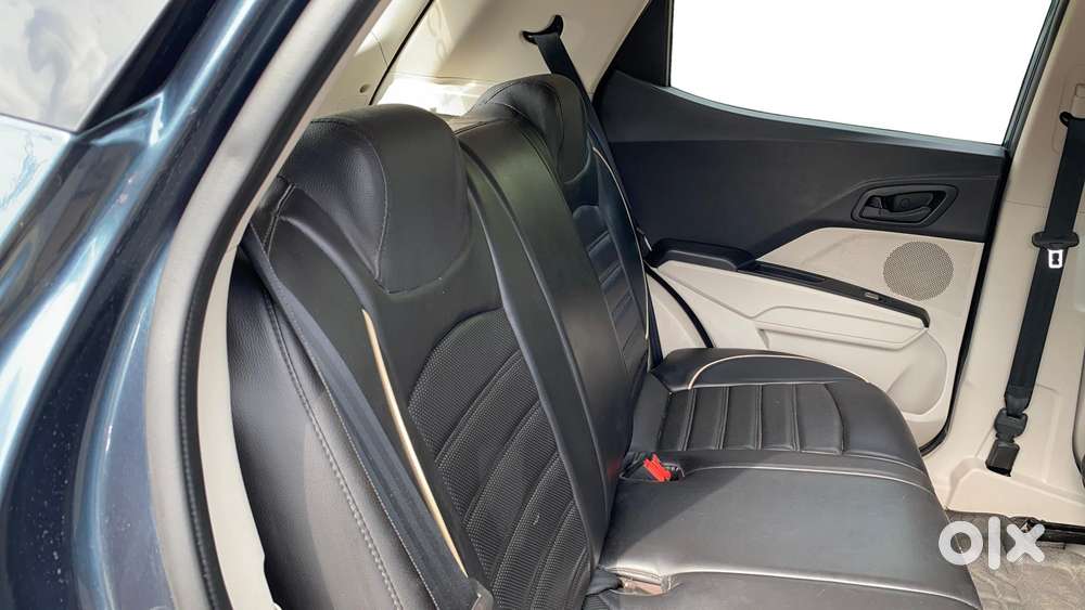 Mahindra Xuv300 1.2 W6 Amt Petrol, 2021, Petrol