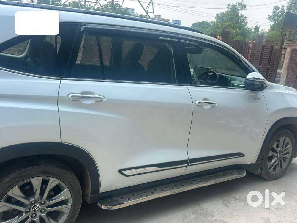 Toyota Innova Hycross 2.0 Zx Hybrid 7 Str, 2025, Petrol