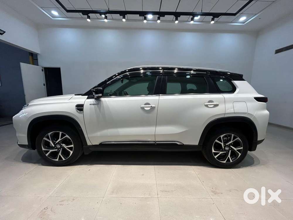 Toyota Urban Cruiser Hyryder V Hybrid Aero Edition, 2025, Petrol