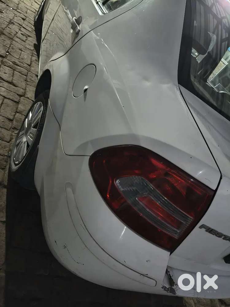 Urgent Sale Ford Fiesta 2011 , Till October 2026