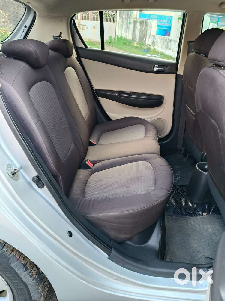 Hyundai I20 Sportz 1.4 At Vtvt, 2014, Petrol