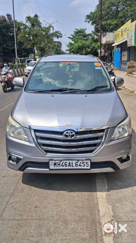 Toyota Innova V 2015