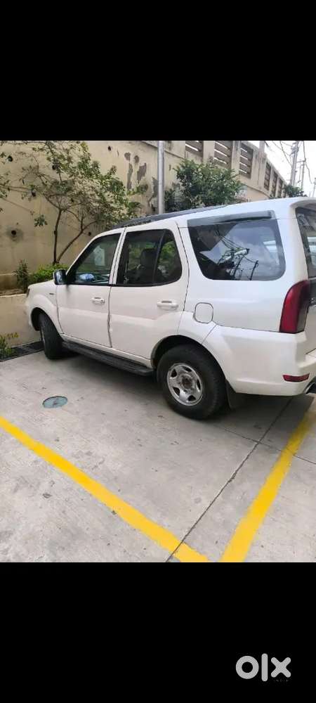 Tata Safari Storme 2016 October Diesel Manual