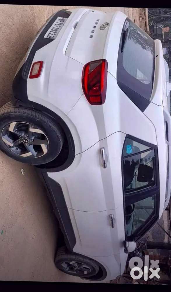 With Sunroof, Wirlesh Charging, Awesome Condition Car