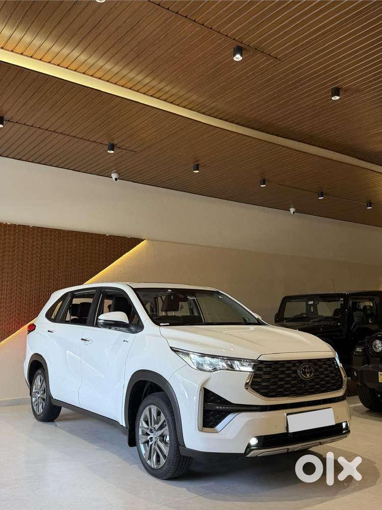 Toyota Innova Hycross 2.0 Zx (o) Hybrid 7 Str, 2025, Cng & Hybrids