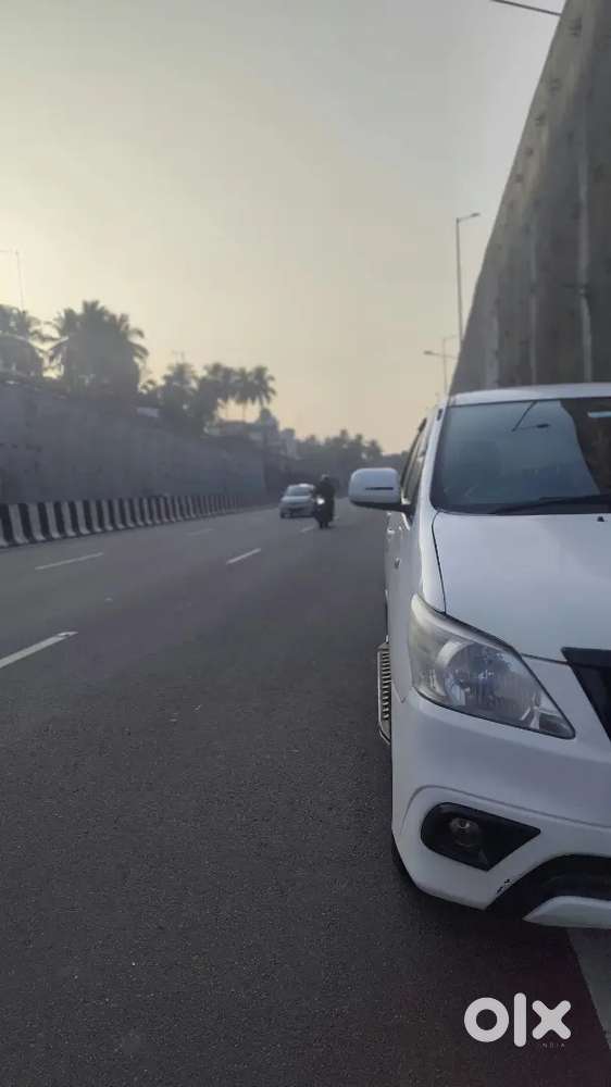 Toyota Innova 2015 Diesel Well Maintained