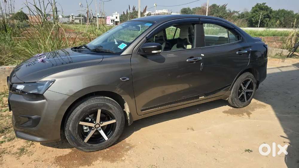 Maruti Suzuki Dzire 2025 Cng & Hybrids 11000 Km Driven