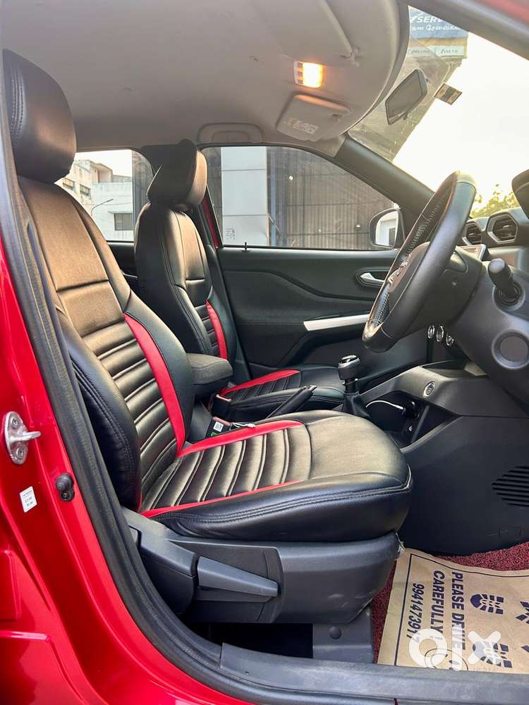 Nissan Magnite 1.0 Xv Premium, 2022, Petrol