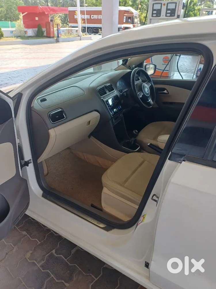 Volkswagen Vento Diesel 1.6 Highline 2012 Model