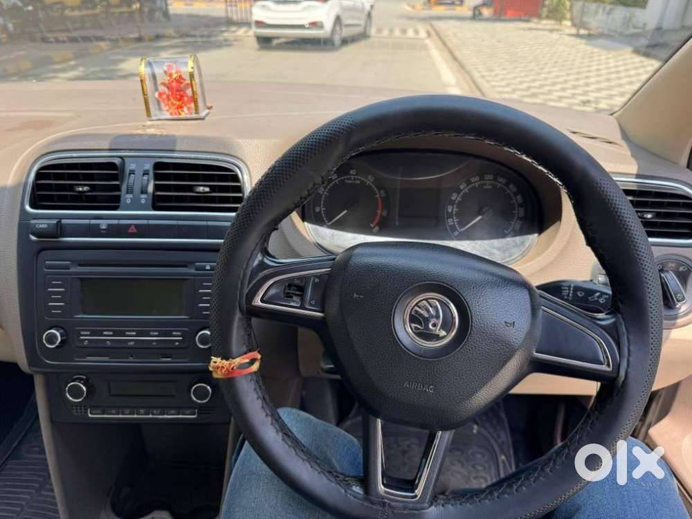 Skoda Rapid 1.6 Mpi At Ambition, 2015, Petrol