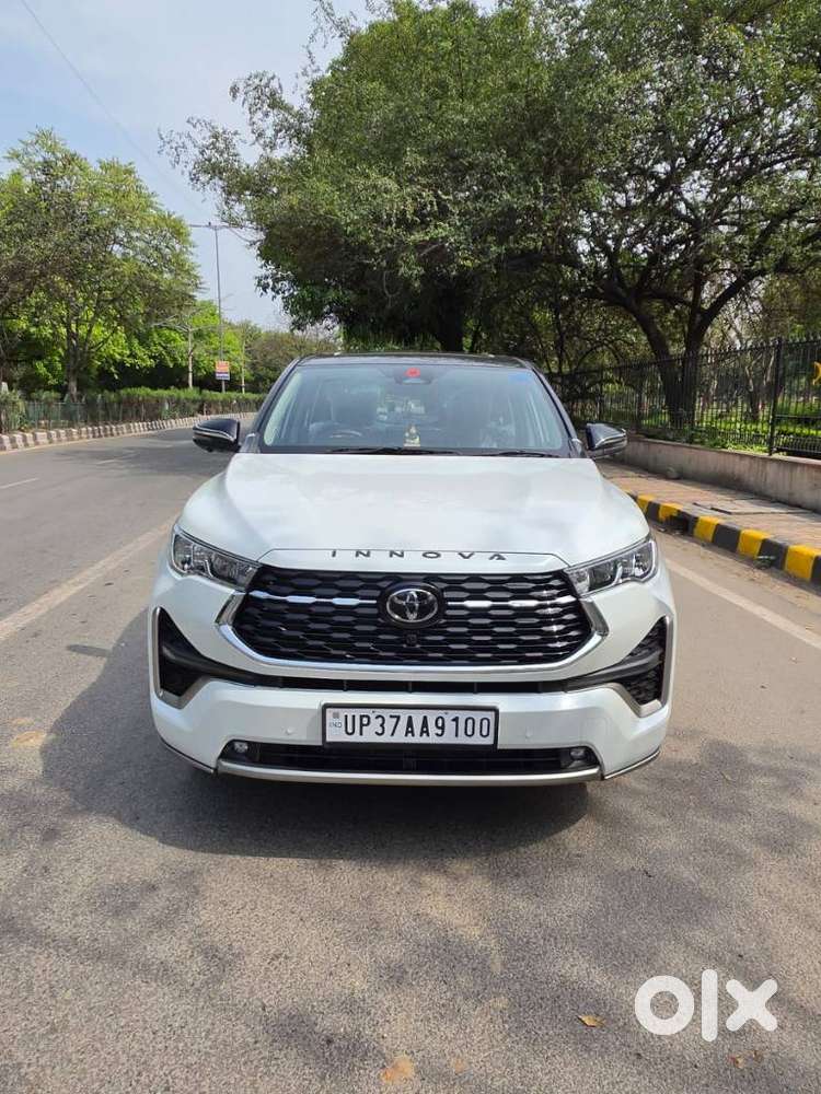 Toyota Innova Hycross 2.0 Zx (o) Hybrid 7 Str, 2025, Petrol