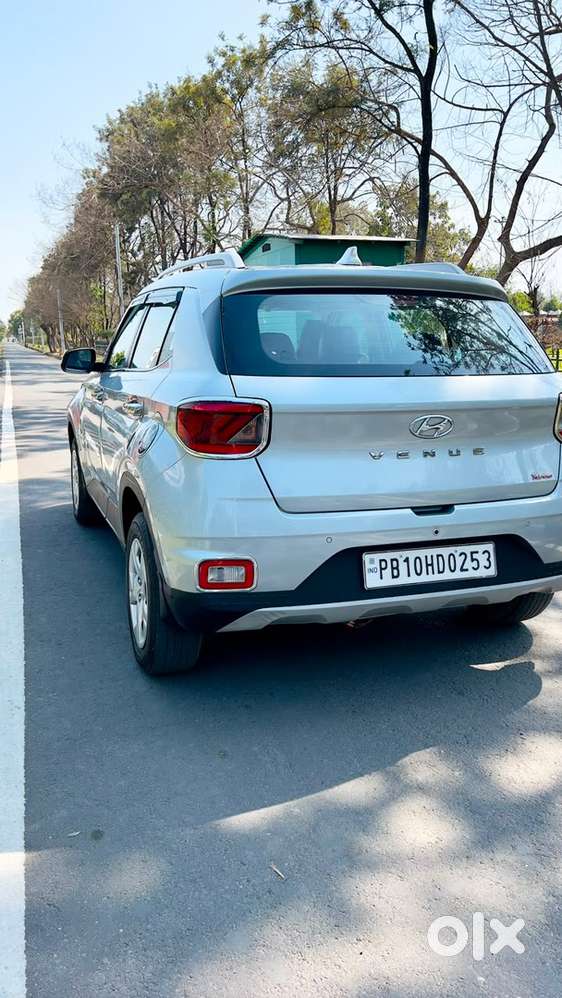 Hyundai Venue Petrol 2019