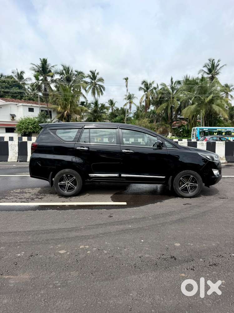 Toyota Innova Crysta 2.4 V, 2017, Diesel