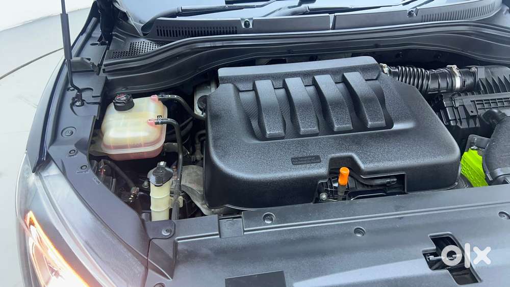 Mahindra Xuv700 2.0 Ax 7 Petrol At Luxury Pack Str, 2021, Petrol
