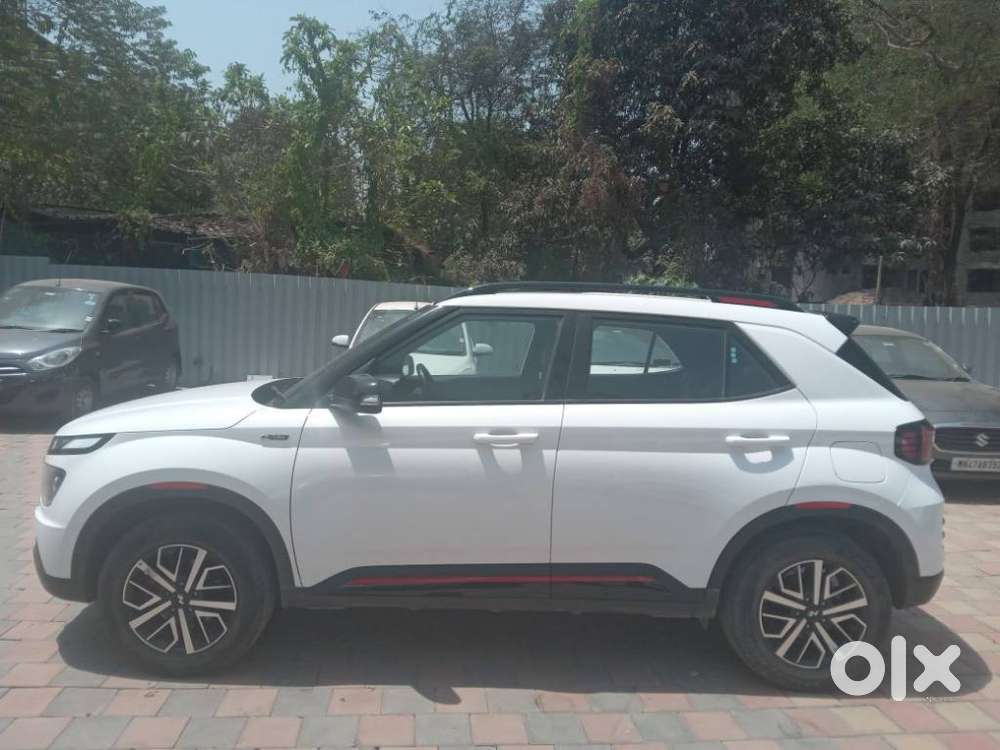 Hyundai Venue Sx(o) 1.0 Turbo Dct Knight Edition, 2024, Petrol