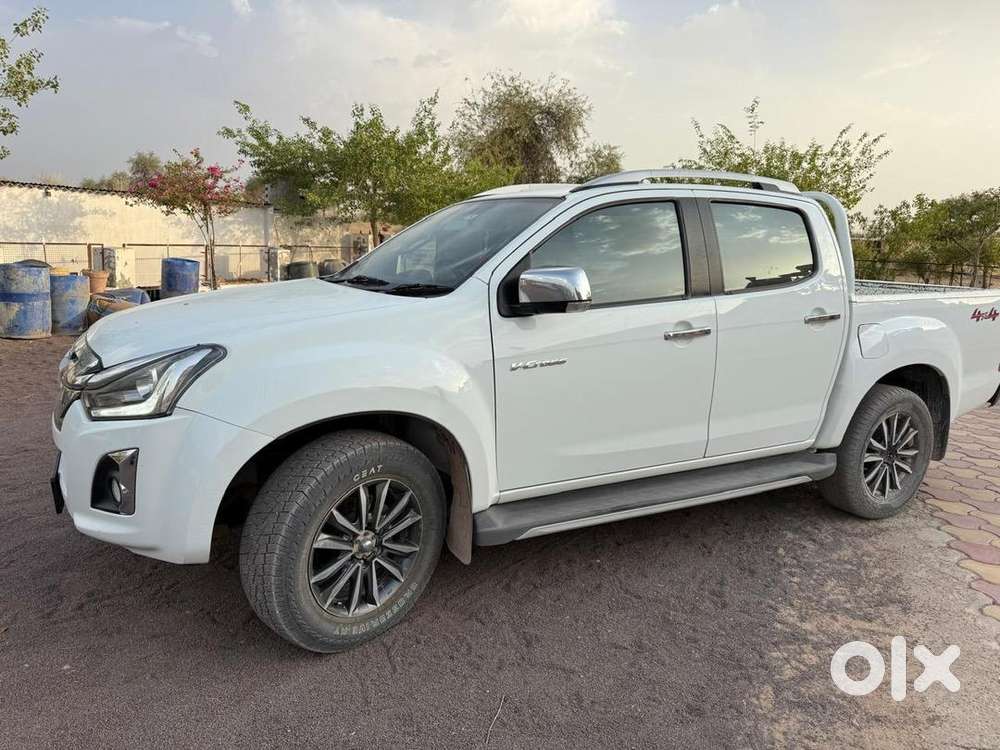 Isuzu V-cross 2023 Diesel Good Condition