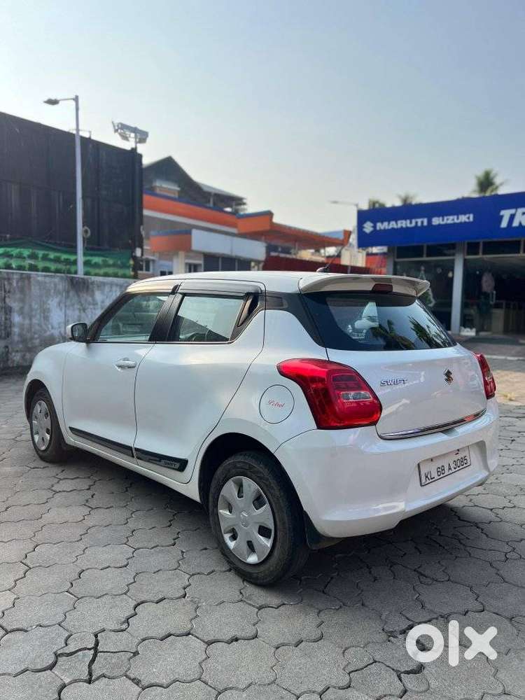 Maruti Suzuki Swift Vxi 1.2 Abs Bs-iv, 2018, Petrol