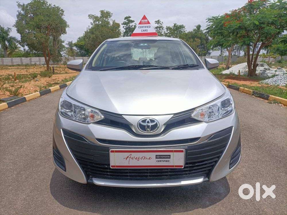 Toyota Yaris J Cvt, 2020, Petrol